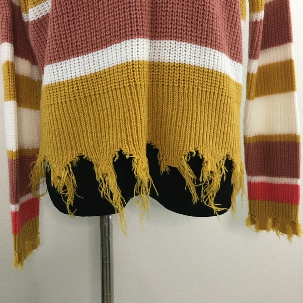Colorblock V-Neck Distressed Sweater - Picture 4 of 11
